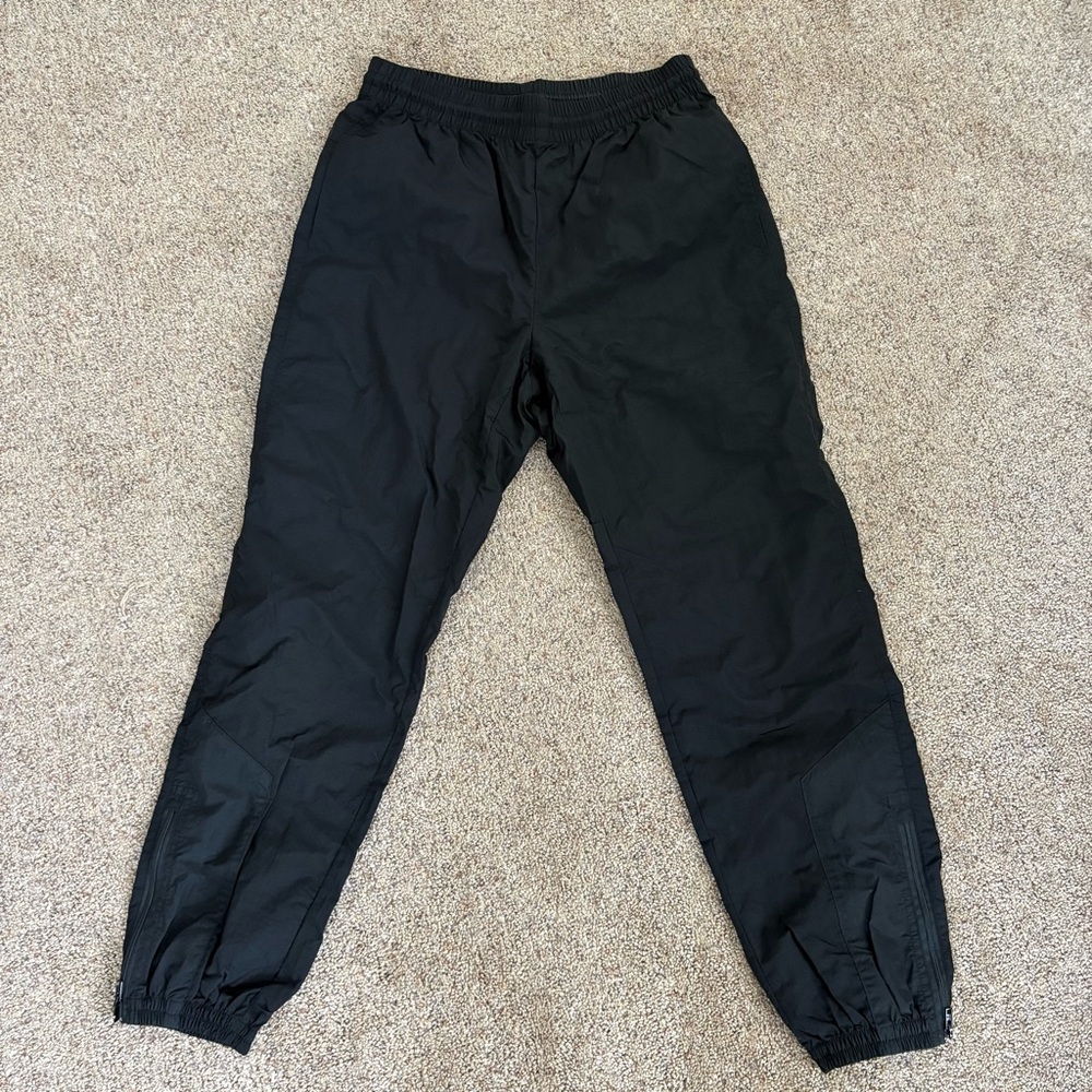 Aritzia TNA black nylon joggers size S